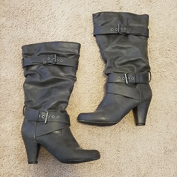 Grey boots with buckles - Picture 4 of 7